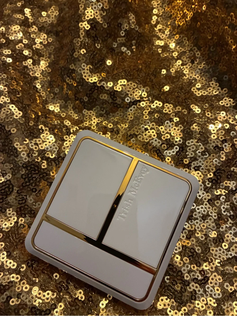 Trish McEvoy Dual Resort Bronzer highlighter in compact